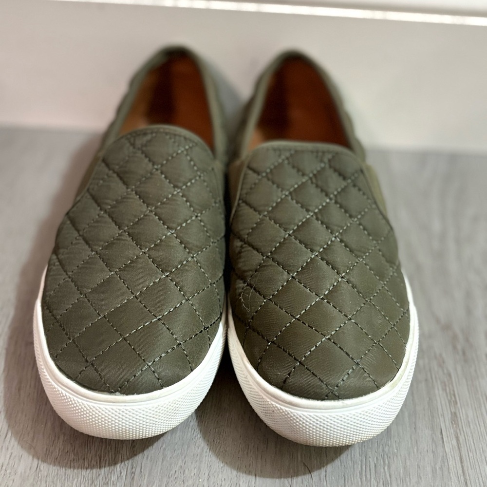 Steve Madden quilted texture slip on sneakers